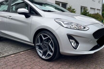 Ford Fiesta 79.290 km 11.880 € Korschenbroich 41352