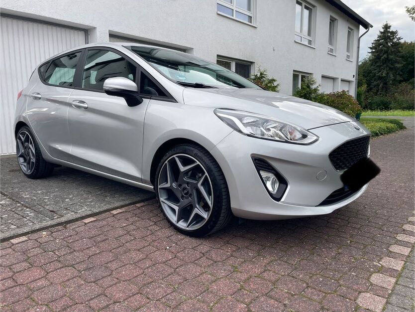 Ford Fiesta 79.290 km 11.880 € Korschenbroich 41352