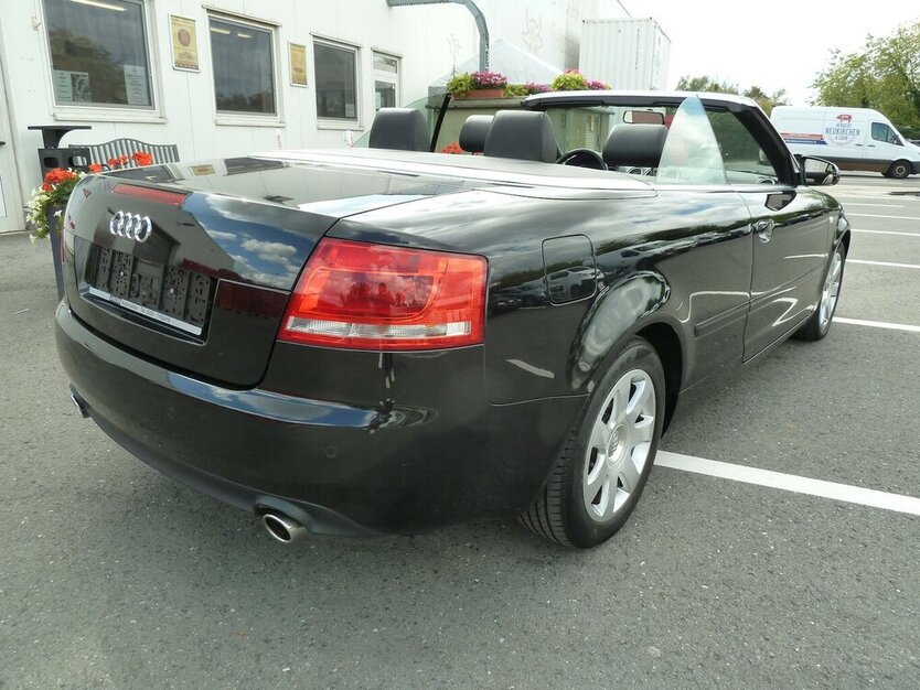 Audi A4 Cabrio 1.8 T Leder E-dach Navi kl. Mängel 161.000 km 4.900 € Ratingen 40885