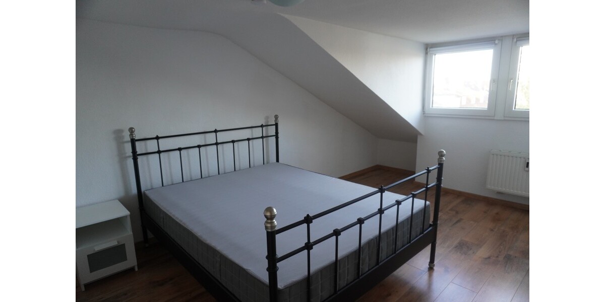 Provisionsfrei* SOFORT FREI! Rhein-nah - 2-Zm Penthouse Oberkassel - renoviert, Klimaanlage Einbauküche 55m² - Einfamilienhaus Düsseldorf Oberkassel | Angebot:27074522