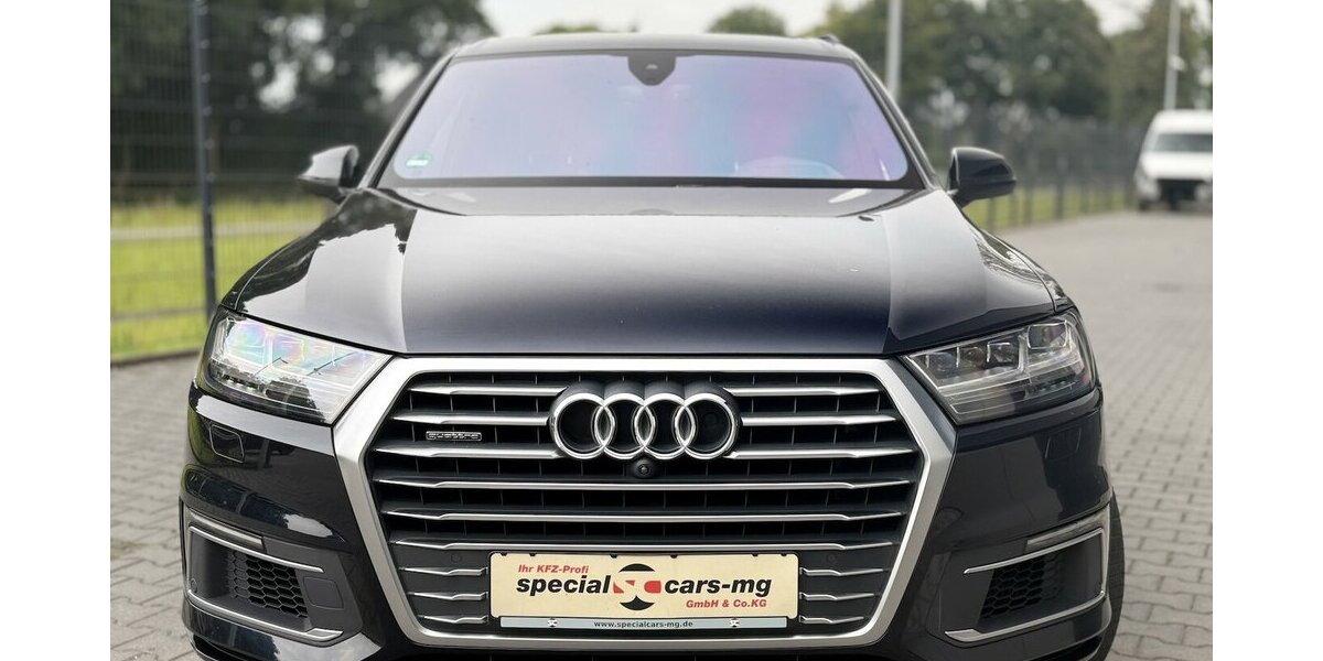 Audi Q7 3.0 TDI e-tron quattro / Panorama / Kamera 179.000 km 30.900 &euro; Mönchengladbach 41066