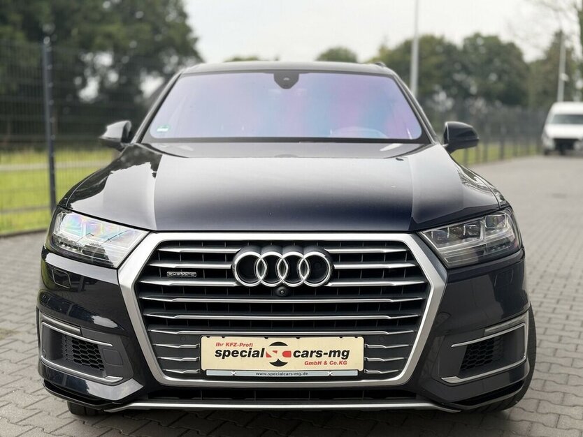 Audi Q7 3.0 TDI e-tron quattro / Panorama / Kamera 179.000 km 31.500 € Mönchengladbach 41066