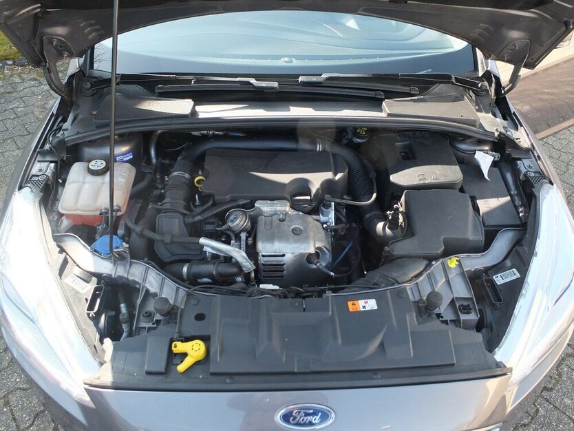 Ford Focus STUFENHECK KLIMAUTOMATIK PARKPILOT 118.919 km 7.304 € Köln 50858