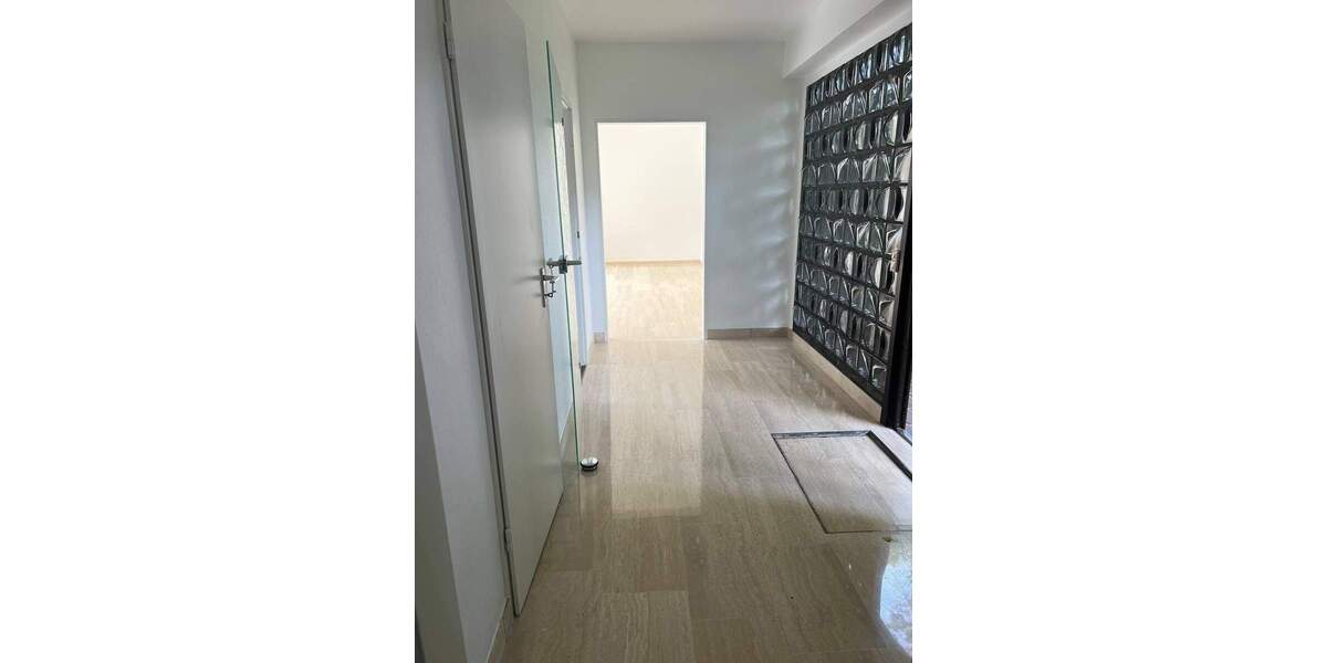 D-Kaiserswerth: Terrassenwhg., 2 Zimmer, ca. 80 m² Wohnfl., mit kl. Garten, ca. 60 m² Nutzfläche, Terrasse, Stellplatz 2 zimmer