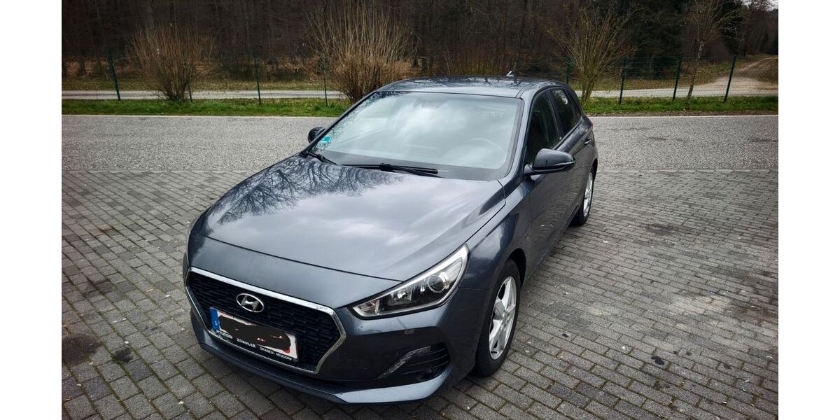 Hyundai i30 116.000 km 12.399 &euro; Oberhausen 46145