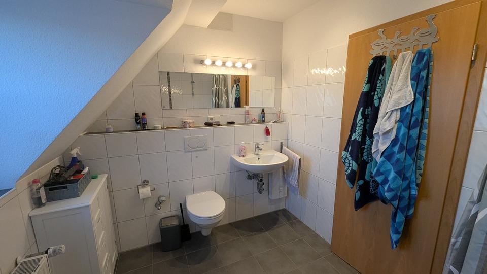 Dachgeschoßwohnung Viersen Hülsdonk - 3.5 Zimmer, 106 m&sup2;, 1.060&euro; | Angebot:25784077