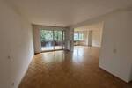 Große leerstehende 3,5 Zi.- Wohnung in ruhiger Top-Lage mit großem Balkon und Garage
