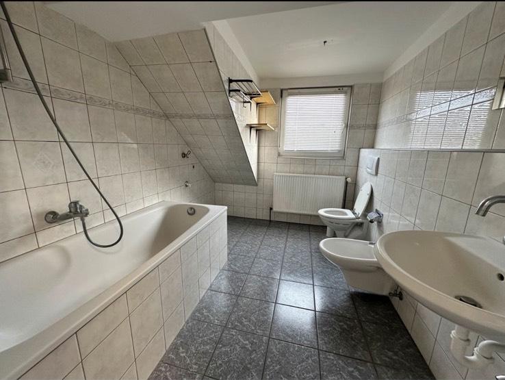 Dachgeschoßwohnung Wuppertal Elberfeld - 4 Zimmer, 73 m&sup2;, 650&euro; | Angebot:26453843