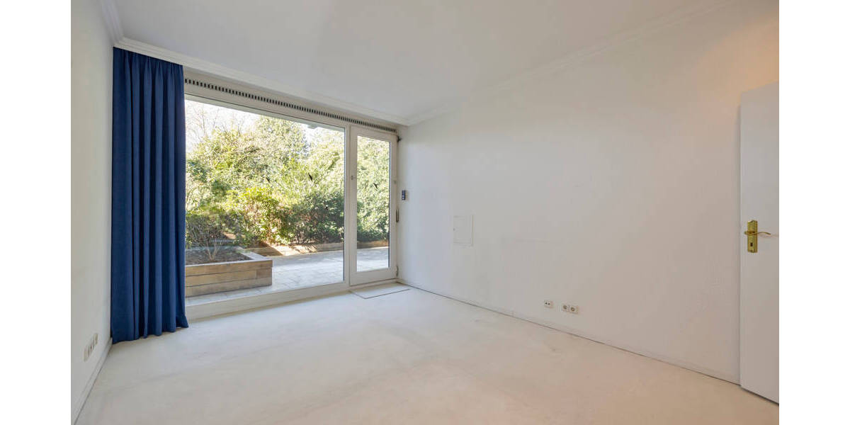 Ihr Rückzugsort im Grünen: Stilvolle Gartenwohnung mit Terasse und Schwimmbad 5 zimmer