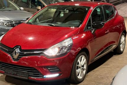 Renault Clio 112.000 km 9.190 &euro; Wuppertal 42349