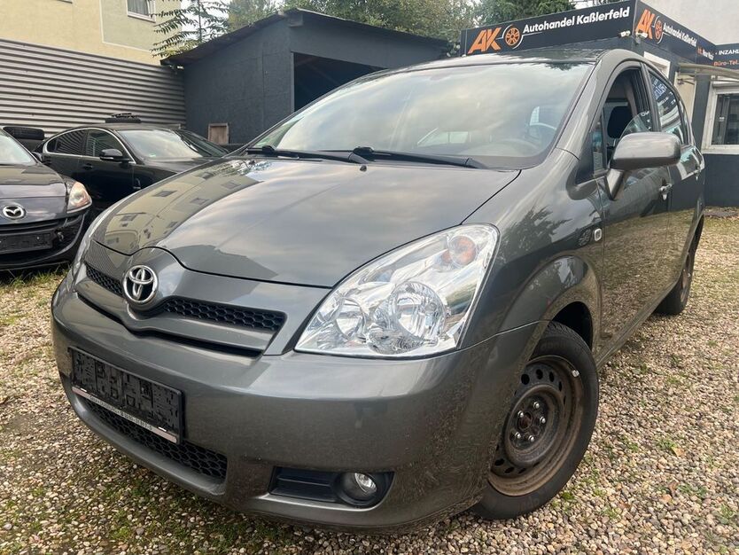 Toyota Corolla Verso 189.000 km 3.990 € Duisburg 47059
