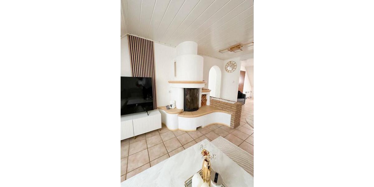 Dachgeschoßwohnung Oberhausen - 2.5 Zimmer, 77 m&sup2;, 790&euro; | Angebot:25790449