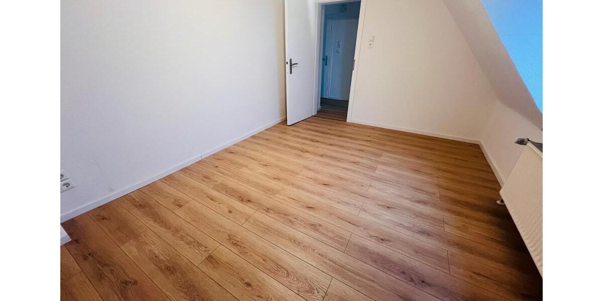 Schön geschnittene & frisch sanierte DG-Wohnung mit Gartennutzung 2 zimmer