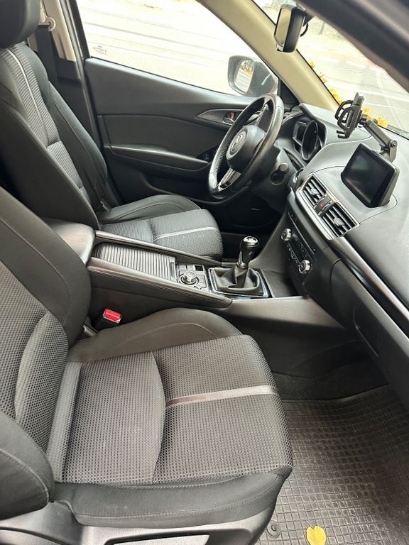 Mazda 3 185.000 km 9.300 € Düsseldorf 40225