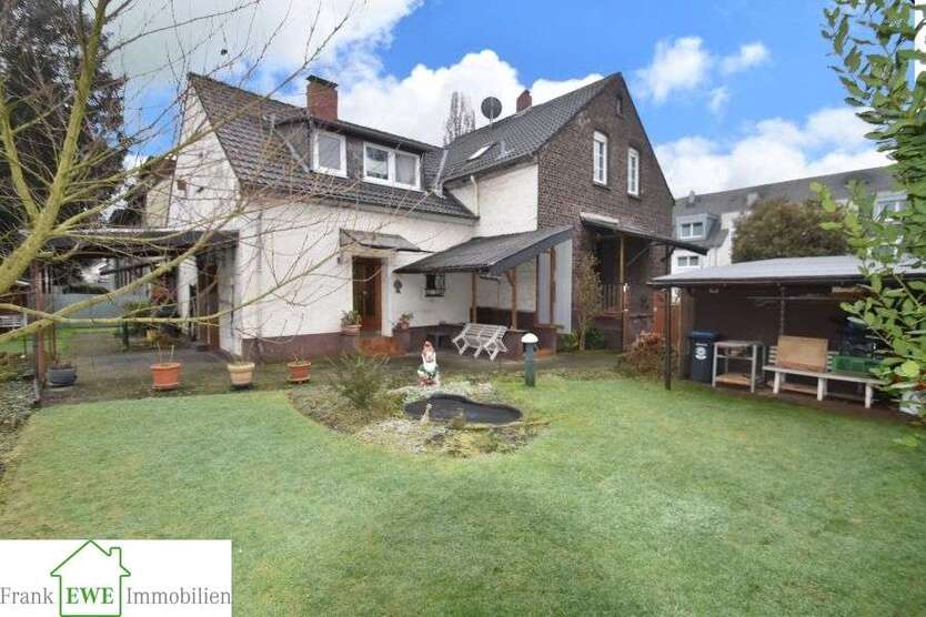 Haus zum Kaufen in Düsseldorf Hassels 535.000 € 138 m²