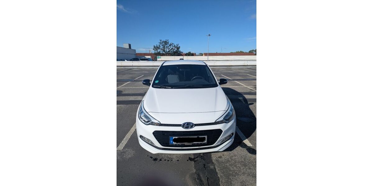 Hyundai i20 93.015 km 9.999 &euro; Leverkusen 51371