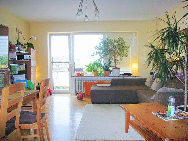 Großzügig aufgeteilte 3 Zimmer Wohnung mit Balkon und Loggia 3 zimmer