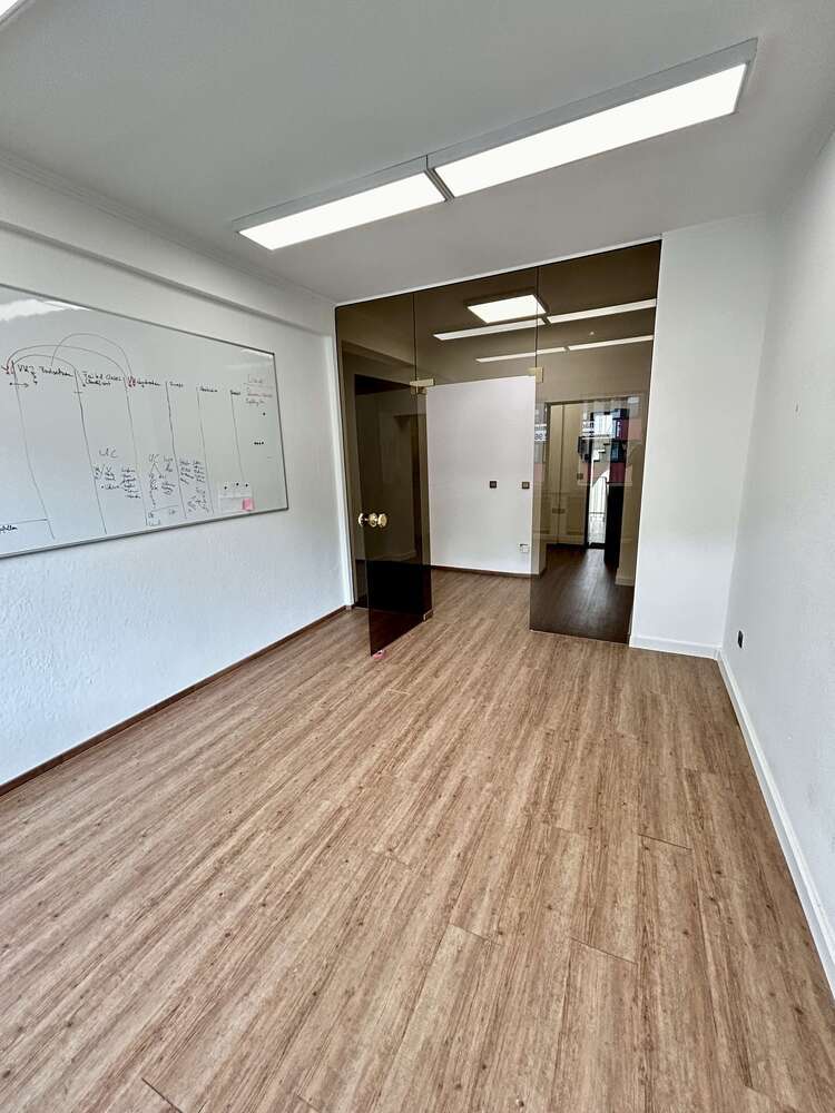 Büro in Düsseldorf 1.150 € 92 m²