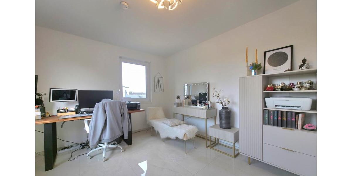 Exklusive 3 Zimmer Penthouse Wohnung mit EBK - provisionsfrei 3 zimmer