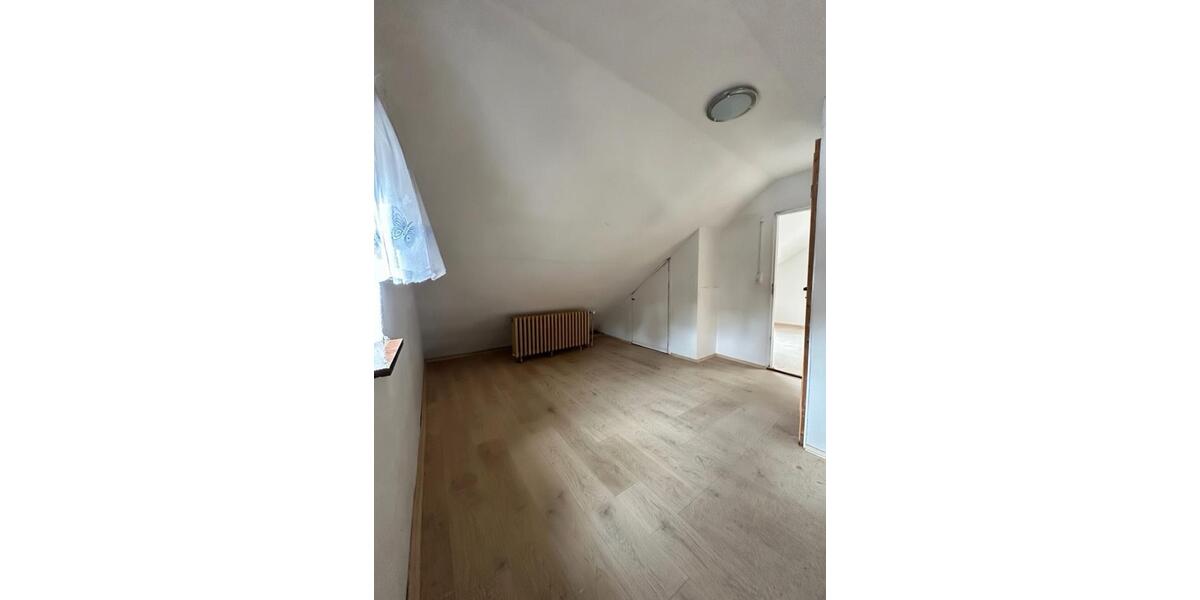 Doppelhaushälfte Düsseldorf Stadtbezirk 6 - 5 Zimmer, 150 m&sup2;, 2.350&euro; | Angebot:26051077