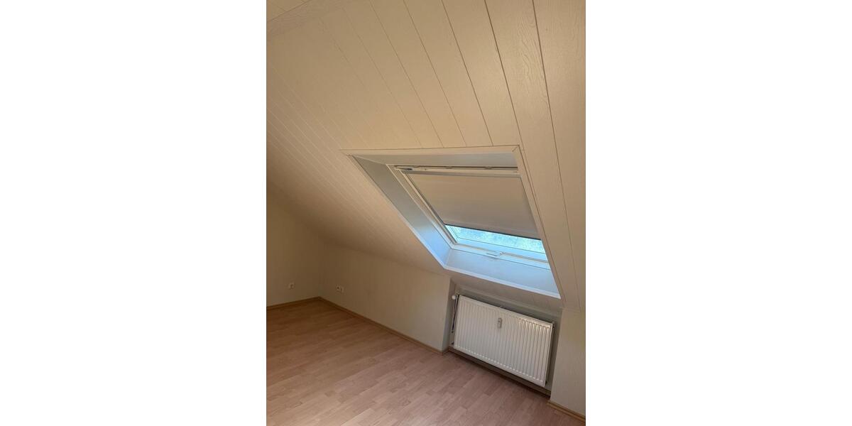 Dachgeschoßwohnung Düsseldorf Stadtbezirk 9 - 2 Zimmer, 52 m&sup2;, 650&euro; | Angebot:26285612