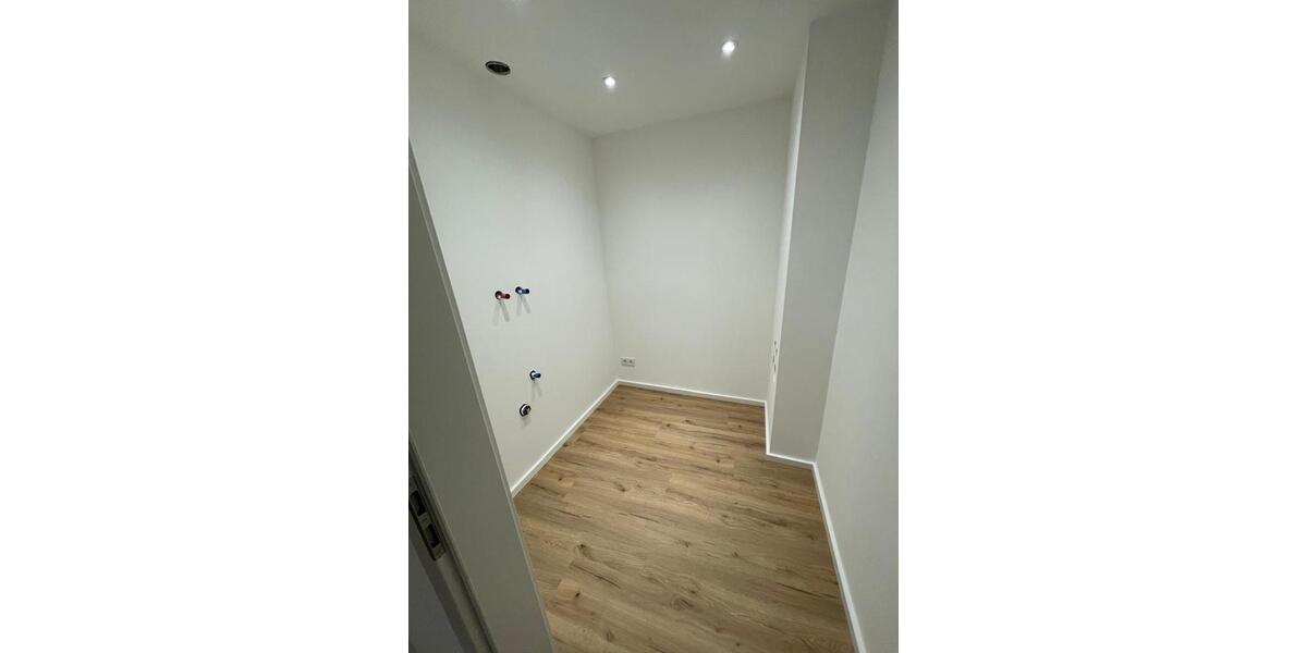Hochparterre Düsseldorf Stadtbezirk 5 - 2.5 Zimmer, 88 m&sup2;, 1.480&euro; | Angebot:25809179