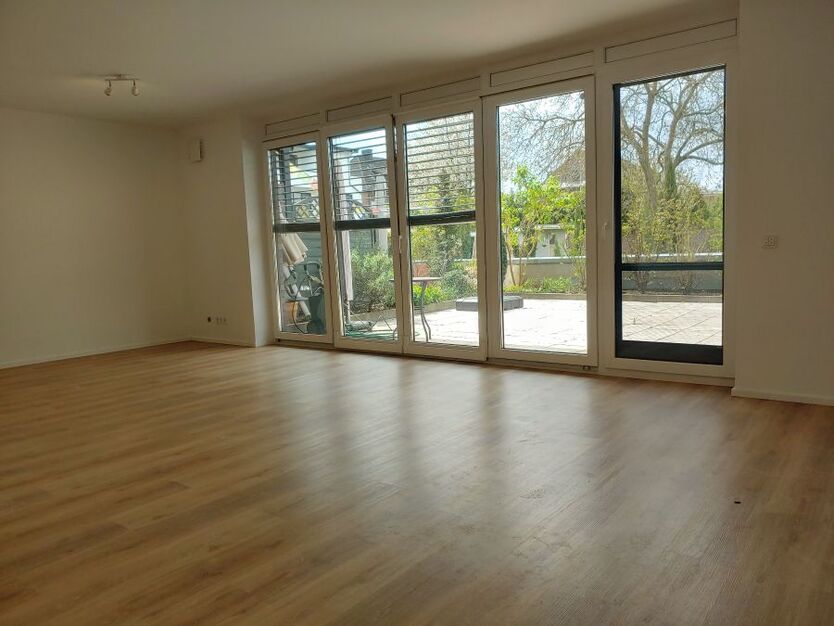 3-Zimmer Wohnung mit Garten in Bergheim Erft, City, u. A.