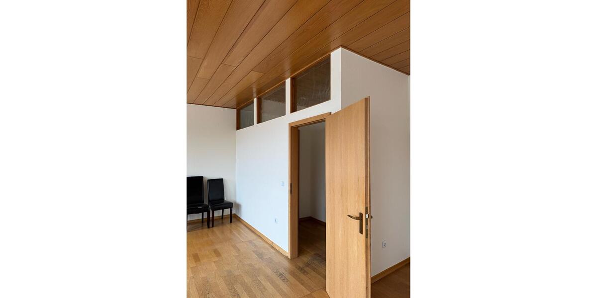 Etagenwohnung Düsseldorf Stadtbezirk 9 - 3 Zimmer, 120 m&sup2;, 900&euro; | Angebot:24535472