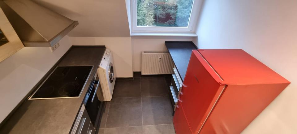 Dachgeschoßwohnung Düsseldorf Stadtbezirk 6 - 2.5 Zimmer, 64 m&sup2;, 1.550&euro; | Angebot:25478964