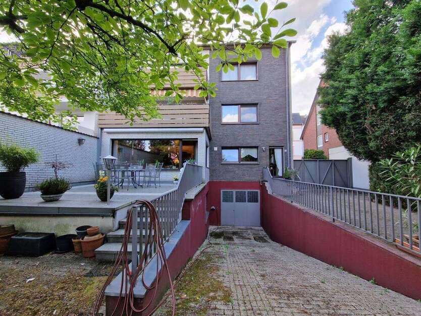 Haus zum Kaufen in Oberhausen 459.000 € 432 m²