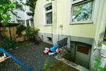 Mehrfamilienhaus in Düsseldorf-Benrath - charmantes Altbauobjekt mit vier Wohneinheiten.