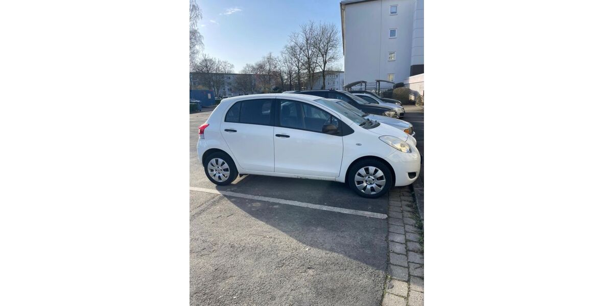 Toyota Yaris 156.000 km 3.499 &euro; Leverkusen 51371