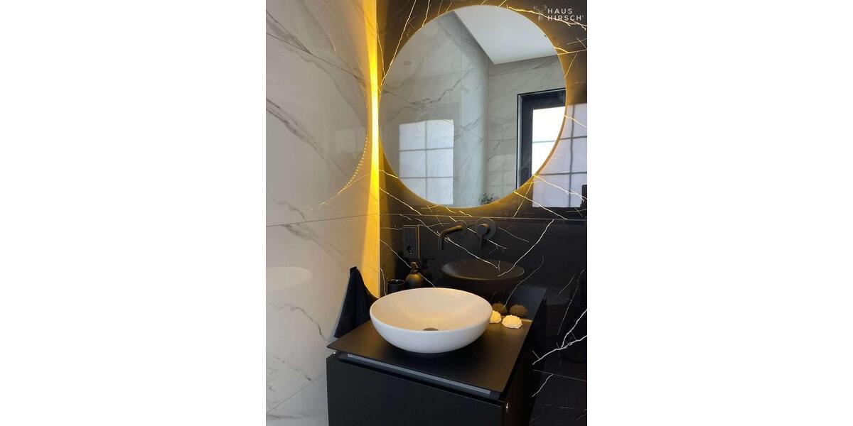 Luxuriöse Doppelhaushälfte mit Smart-Home-System, Alarmanlage, Kamin, Garten, - möbliert zur Miete 5 zimmer