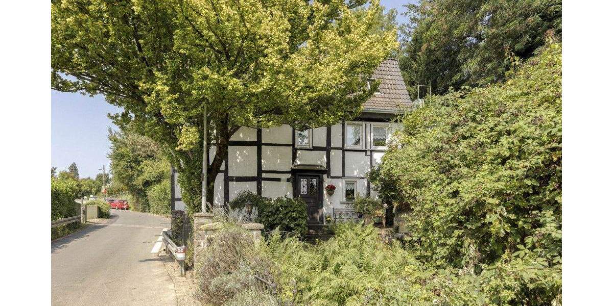 Bergisches Fachwerkhaus mit kleinen Schönheitsfehlern sucht neue Eigentümer 5 zimmer