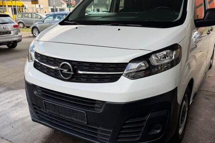 Opel Vivaro 124.000 km 15.990 &euro; Mülheim/Ruhr 45475