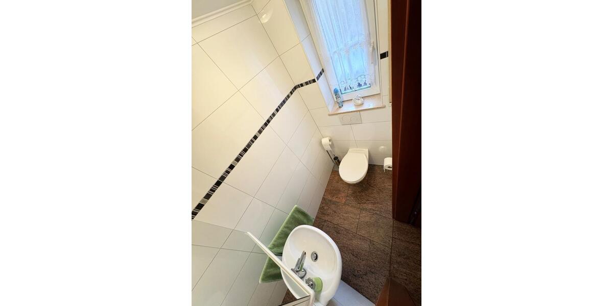 Gepflegtes Familienhaus mit Garten und PV-Anlage in Neuss 6 zimmer