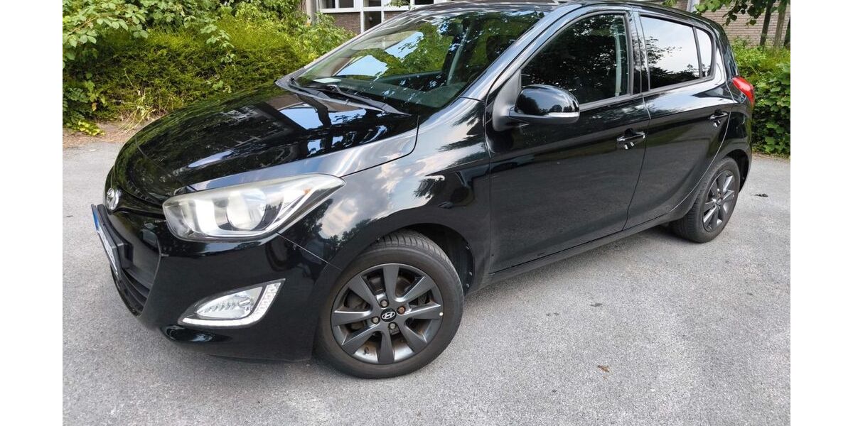 Hyundai i20 64.000 km 6.800 &euro; Neuss 41464