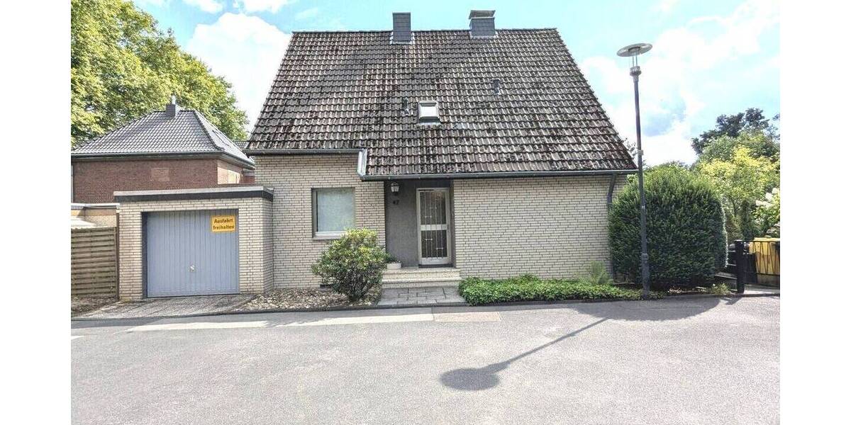 Perfekt für Ihre Familie: Freistehendes EFH mit Keller, Garage und Garten in ruhiger Waldrand-Lage 6 zimmer