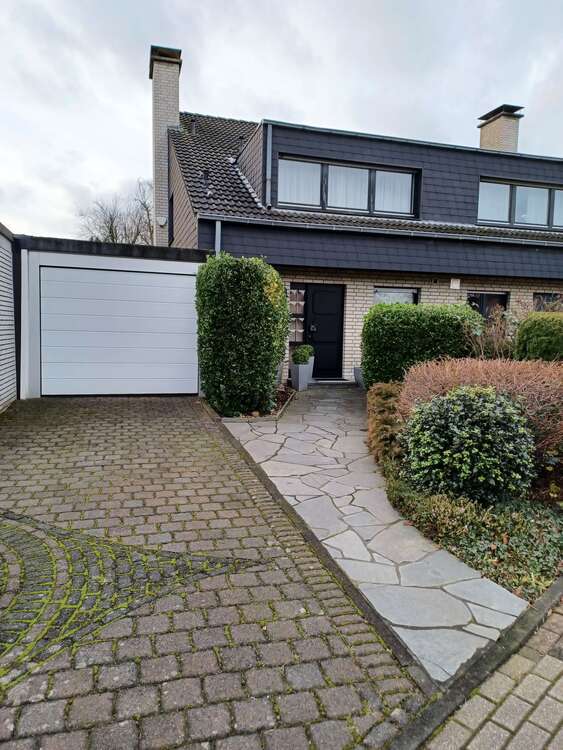 Haus zum Kaufen in Oberhausen 455.000 € 128 m²