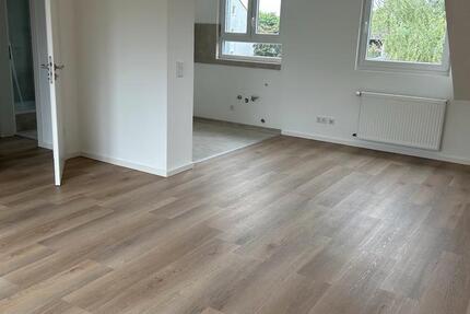 Ratingen: 2 Zi. DG-WHG, komplett RenoviertModernisiert