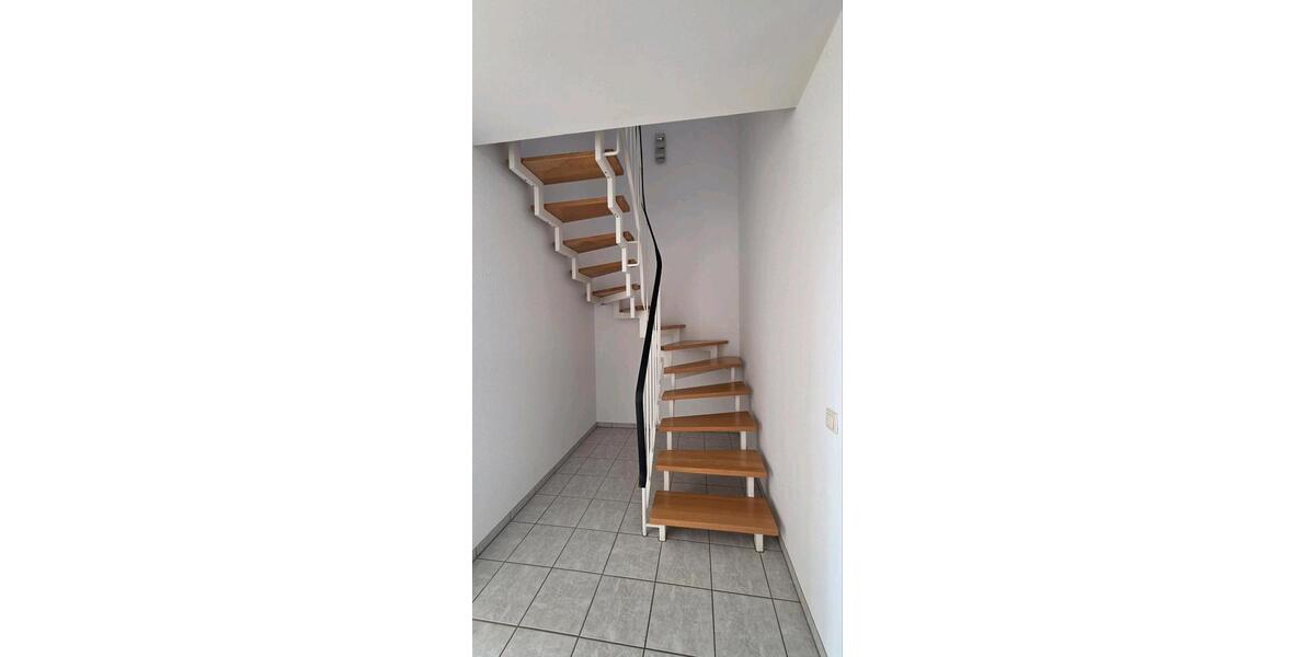 Maisonettenwohnung Meerbusch Kierst - 3.5 Zimmer, 90 m&sup2;, 1.170&euro; | Angebot:25421971