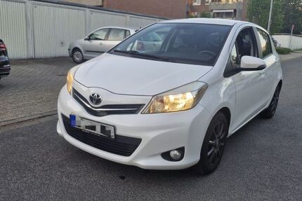 Toyota Yaris 68.100 km 8.890 &euro; Düsseldorf 40599