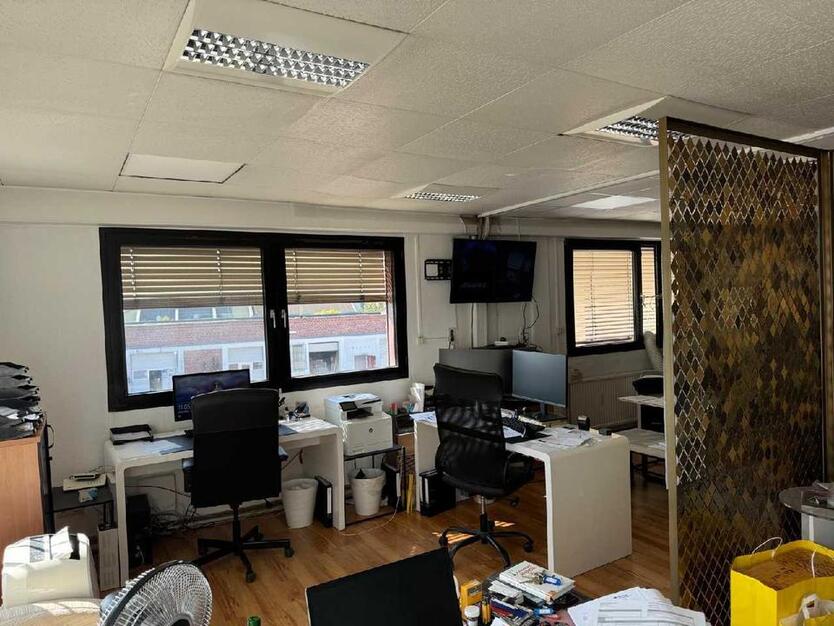 Ca. 60 m² großes Einzelbüro mit optionalem Lager und idealer Anbindung in Ratingen zimmer