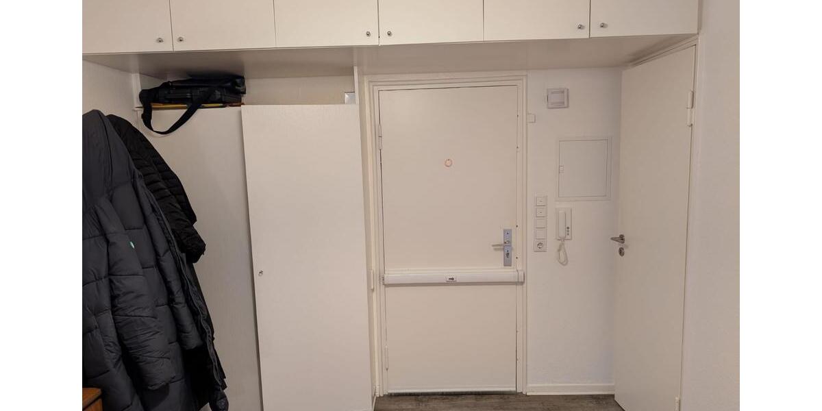 Spacious Rooftop Terrace, Bright Furnished Sublet in Flingern 2.5 zimmer