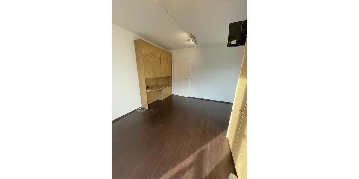 Helle, barrierefreie 2-Zimmer-Wohnung in ruhiger Lage (Düsseldorf 2.5 zimmer