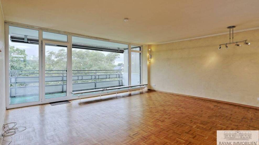 Licht, Luft und Lage - 103?m² Wohnkomfort mit zwei Balkonen und Tiefgaragenplatz in Mörsenbroich