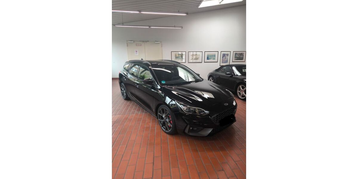 Ford Focus 102.000 km 18.200 &euro; Grevenbroich 41516