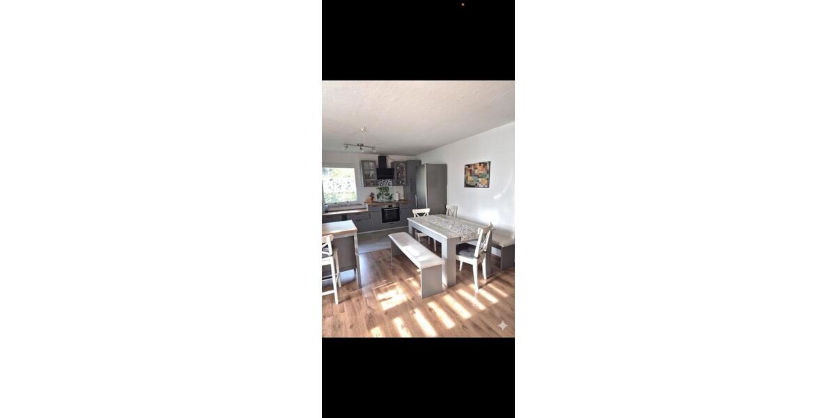 Etagenwohnung Velbert Pöthen - 4 Zimmer, 120 m&sup2;, 1.150&euro; | Angebot:26408186