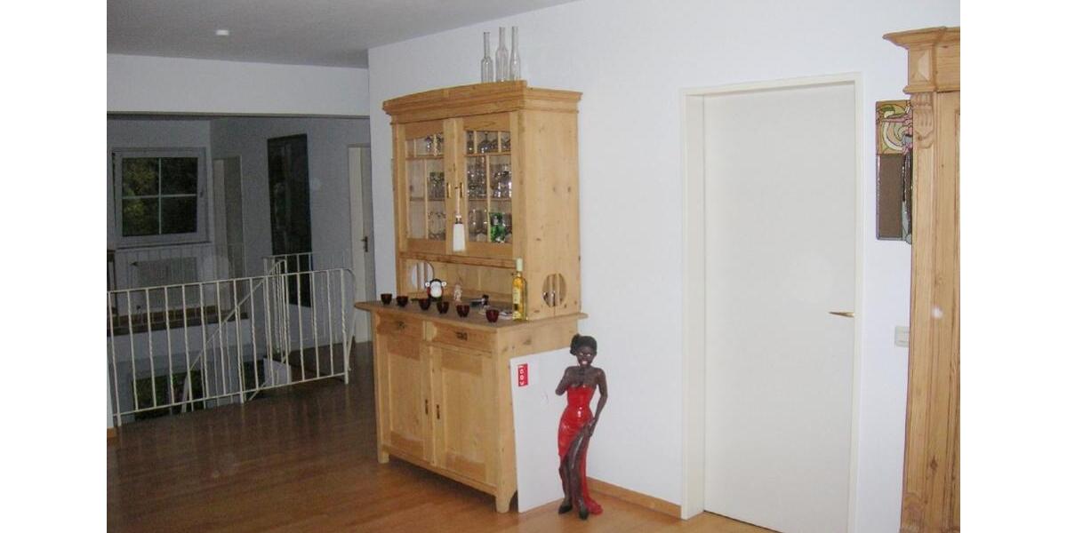 Mehr als nur vier Wände: Wohnen auf zwei Ebenen mit Terrasse und Garten! 3.5 zimmer