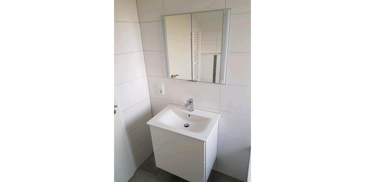 Dachgeschoßwohnung Duisburg Rheinhausen - 2.5 Zimmer, 60 m&sup2;, 125.000&euro; | Angebot:25398087